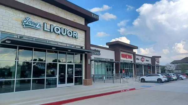 Retail commercial property